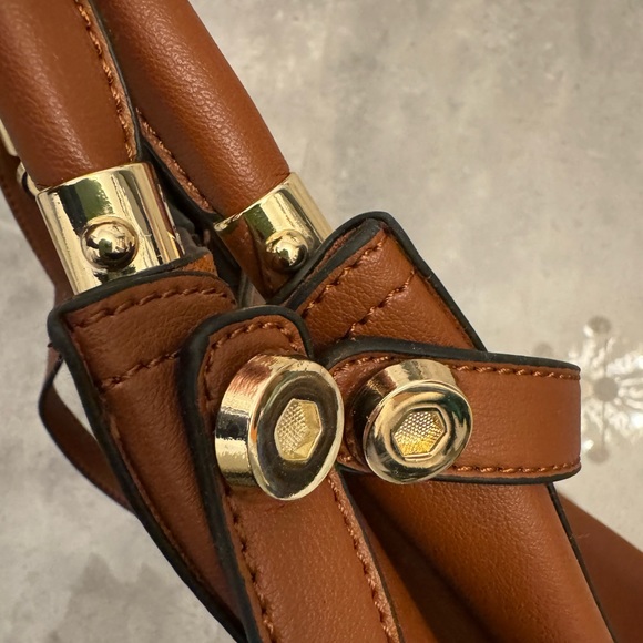 Marc New York Andrew Marc Leather Tote - Picture 8 of 9